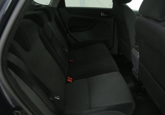Подержанный автомобиль Ford Focus Hatchback 2008 года (11 фото)