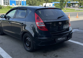 Подержанный автомобиль Hyundai i30 Hatchback 2009 года (6 фото)