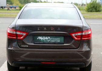 Подержанный автомобиль LADA (ВАЗ) Vesta Sedan 2018 года (5 фото)