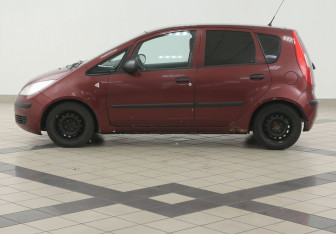 Подержанный автомобиль Mitsubishi Colt Hatchback 2006 года (7 фото)