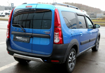 Подержанный автомобиль LADA (ВАЗ) Largus Wagon 2022 года (6 фото)