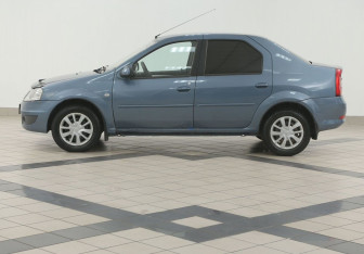 Подержанный автомобиль Renault Logan Sedan 2012 года (7 фото)