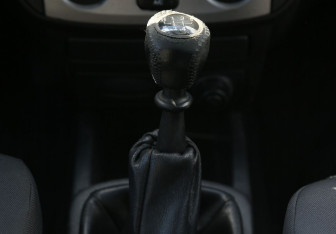 Подержанный автомобиль Chevrolet Aveo Hatchback 2006 года (15 фото)