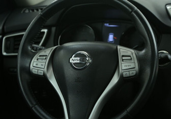 Подержанный автомобиль Nissan X-Trail 2018 года (16 фото)