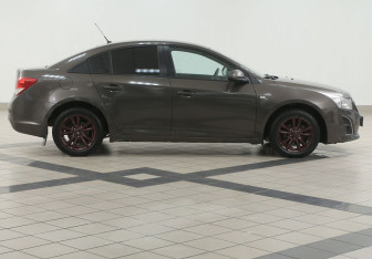 Подержанный автомобиль Chevrolet Cruze Sedan 2012 года (5 фото)
