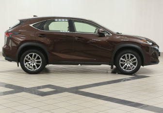 Подержанный автомобиль Lexus NX 2017 года (5 фото)