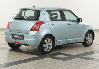 Подержанный автомобиль Suzuki Swift Hatchback 2007 года (4 фото)