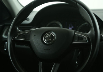 Подержанный автомобиль Skoda Rapid Liftback 2019 года (16 фото)