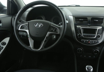 Подержанный автомобиль Hyundai Solaris Sedan 2014 года (14 фото)