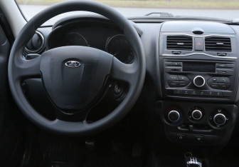 Подержанный автомобиль LADA (ВАЗ) Granta Liftback 2019 года (14 фото)