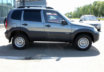 Подержанный автомобиль Chevrolet Niva 2013 года (7 фото)