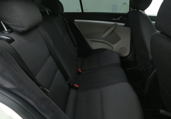 Подержанный автомобиль Skoda Octavia Liftback 2008 года (11 фото)