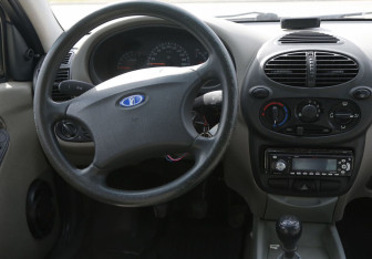 Подержанный автомобиль LADA (ВАЗ) Kalina Sedan 2006 года (14 фото)