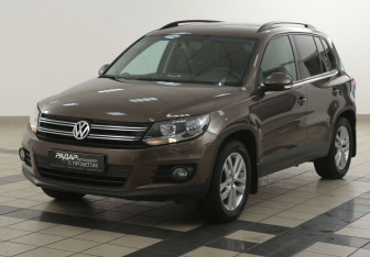 Подержанный автомобиль Volkswagen Tiguan 2014 года (8 фото)
