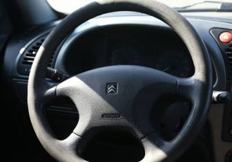 Подержанный автомобиль Citroen Xsara Hatchback 2000 года (16 фото)