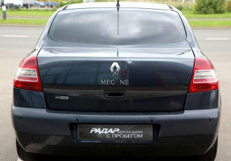 Подержанный автомобиль Renault Megane Sedan 2009 года (5 фото)