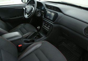 Подержанный автомобиль Chery Tiggo 3 2017 года (9 фото)