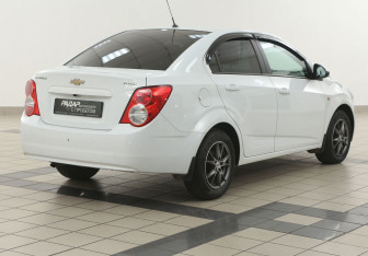 Подержанный автомобиль Chevrolet Aveo Sedan 2014 года (4 фото)