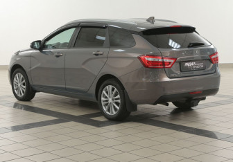 Подержанный автомобиль LADA (ВАЗ) Vesta Wagon 2021 года (2 фото)