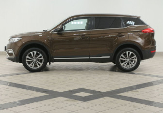 Подержанный автомобиль Geely Atlas 2019 года (7 фото)