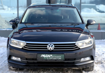 Подержанный автомобиль Volkswagen Passat Wagon 2017 года (2 фото)