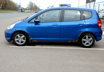 Подержанный автомобиль Honda Jazz 2008 года (8 фото)