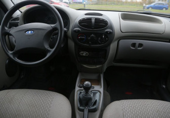 Подержанный автомобиль LADA (ВАЗ) Kalina Wagon 2011 года (12 фото)