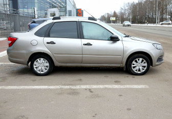 Подержанный автомобиль LADA (ВАЗ) Granta Sedan 2019 года (7 фото)
