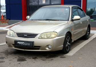 Подержанный автомобиль Kia Spectra Sedan 2009 года (3 фото)