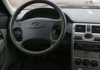 Подержанный автомобиль LADA (ВАЗ) Priora Wagon 2010 года (14 фото)