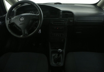 Подержанный автомобиль Opel Zafira Compactvan 2004 года (12 фото)