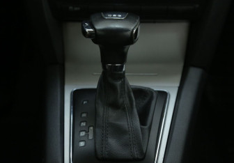 Подержанный автомобиль Skoda Octavia Liftback 2010 года (13 фото)