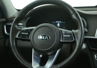 Подержанный автомобиль Kia Optima Sedan 2018 года (27 фото)