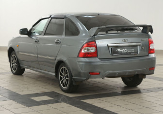 Подержанный автомобиль LADA (ВАЗ) Priora Hatchback 2011 года (2 фото)