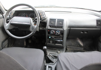 Подержанный автомобиль LADA (ВАЗ) 2111 2005 года (9 фото)