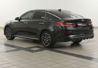Подержанный автомобиль Kia Optima Sedan 2018 года (2 фото)
