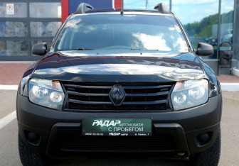 Подержанный автомобиль Renault Duster 2013 года (2 фото)