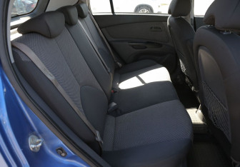 Подержанный автомобиль Kia Rio Hatchback 2011 года (11 фото)