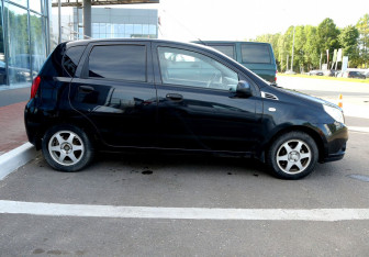 Подержанный автомобиль Chevrolet Aveo Hatchback 2010 года (7 фото)