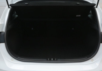 Подержанный автомобиль Kia Ceed Hatchback 2022 года (9 фото)