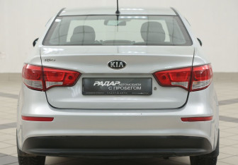 Подержанный автомобиль Kia Rio Sedan 2015 года (3 фото)
