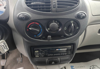 Подержанный автомобиль LADA (ВАЗ) Kalina Sedan 2006 года (16 фото)