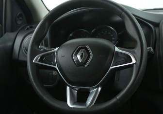 Подержанный автомобиль Renault Logan Sedan 2019 года (15 фото)