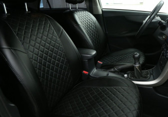 Подержанный автомобиль Toyota Corolla Sedan 2008 года (10 фото)