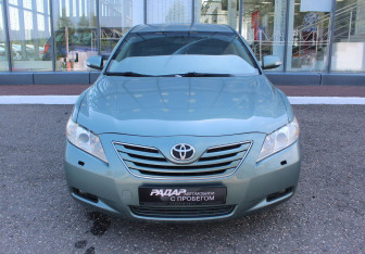 Подержанный автомобиль Toyota Camry Sedan 2006 года (2 фото)