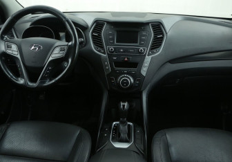 Подержанный автомобиль Hyundai Santa Fe 2018 года (12 фото)