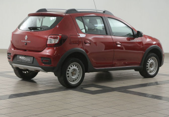 Подержанный автомобиль Renault Sandero 2020 года (4 фото)