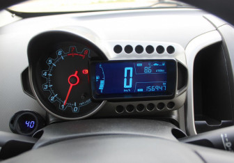 Подержанный автомобиль Chevrolet Aveo Sedan 2013 года (14 фото)