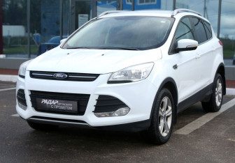 Подержанный автомобиль Ford Kuga 2014 года (3 фото)