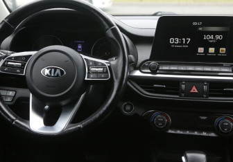 Подержанный автомобиль Kia Cerato Sedan 2020 года (24 фото)
